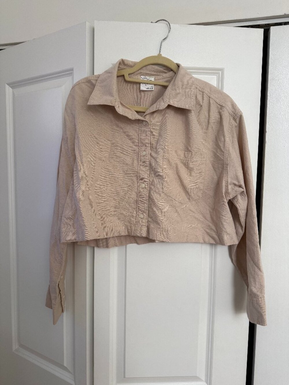 Offline by aerie Cropped Button-Down Shirt in Light Beige S